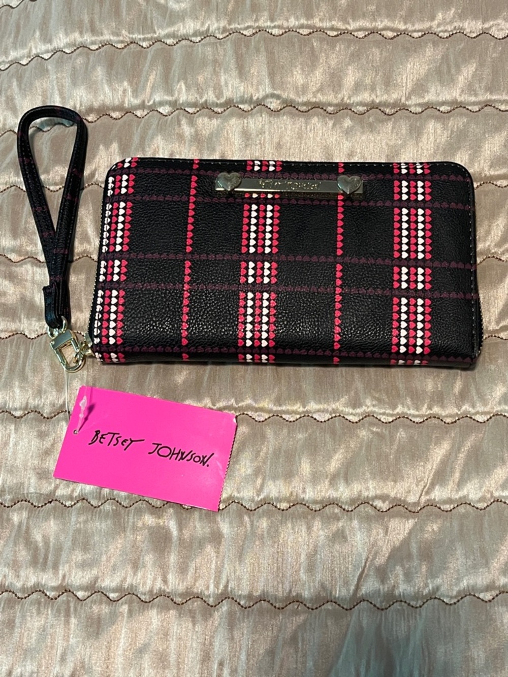 NWT Betsey Johnson Zip Wallet Clutch